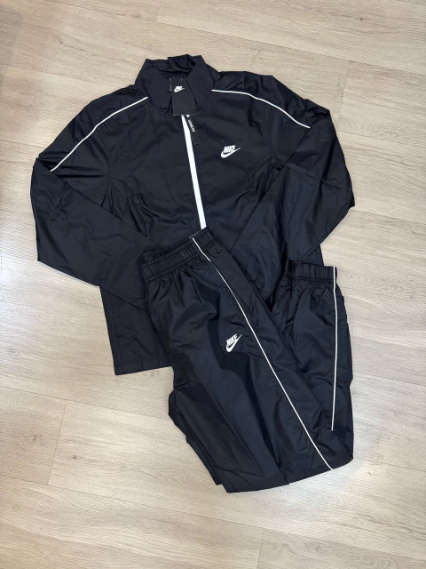 CONJUNTO NIKE TRACKSUIT IMPERMEÁVEL