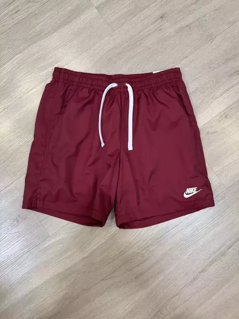 BERMUDA NIKE ESSENTIALS (vinho)