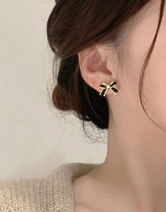 Pendientes de tachuela lazo