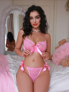 SHEIN PetitDoll 2 piezas Conjunto de ropa interior de mujer con sujetador con aros de encaje rosa y decoración de lazo y pantis en internet