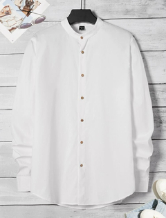 Camisa unicolor con botón delantero