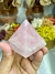 Pirâmide Natural Lapidada e Polida de Cristal de Quartzo Rosa - loja online