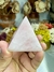 Pirâmide Natural Lapidada e Polida de Cristal de Quartzo Rosa - comprar online