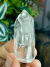 Ponta de Cristal de Quartzo Transparente – Clareza e Elevação Espiritual - Portal dos Cristais
