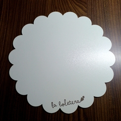 CAKE BOARD ONDULADO COM LOGOMARCA - Artística Mente