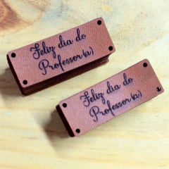 10 ETIQUETAS SINTÉTICAS FELIZ DIA DOS PROFESSORES 3,5 X 1,5 CM - Artística Mente