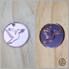 10 PINGENTES/TAG ACRILICO DIVINO ESPIRITO SANTO / POMBA DA PAZ 2CM - Artística Mente