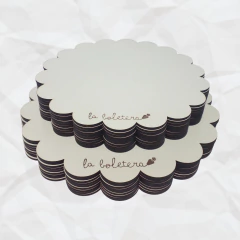 CAKE BOARD ONDULADO COM LOGOMARCA na internet