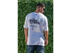 REMERA OVER TYPOGRAPHY en internet