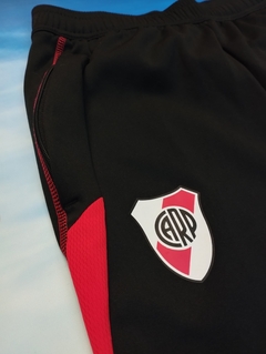 PANTALON LARGO DE RIVER PLATE 2025 !! SLIM FIT !!! #27 UTILERIA !!! en internet