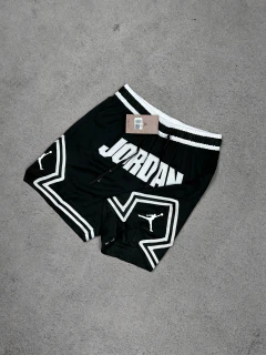 Bermuda Jordan Dri-Fit Diamond “Lettering” Preta