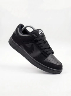 Tênis Dunk “Triple Black” - comprar online