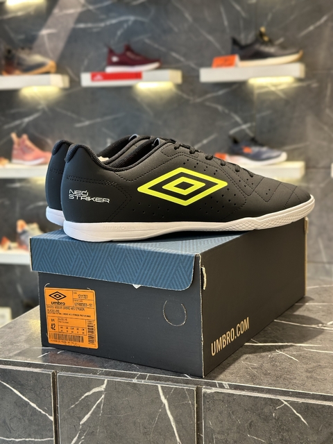Chuteira Futsal Umbro Neo Striker - Preto/Verde/Branco (Original)
