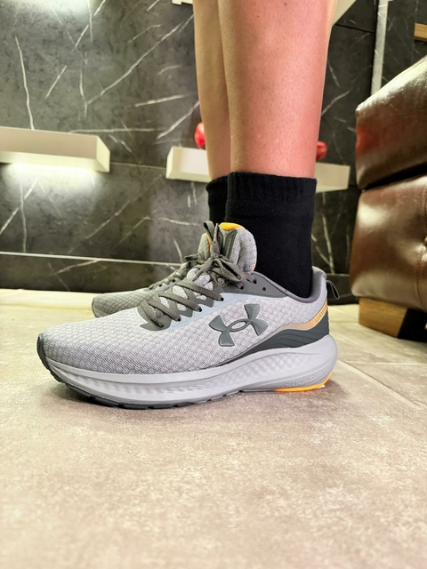Tênis Under Armour CH. Wing - Cinza/Chumbo (Original)
