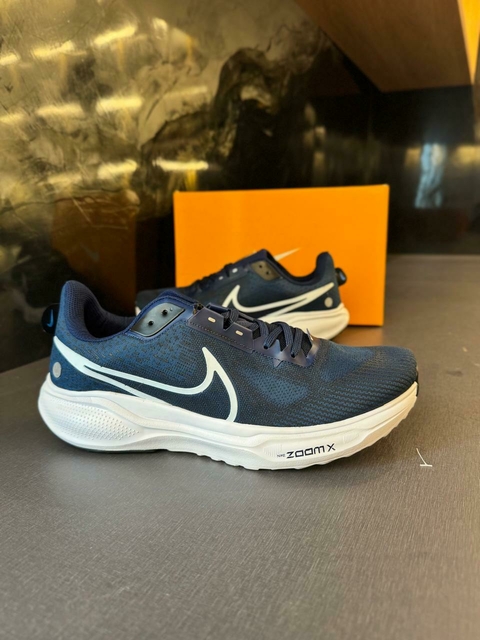 Tênis Air Zoom Vomero 17 Marinho/Branco
