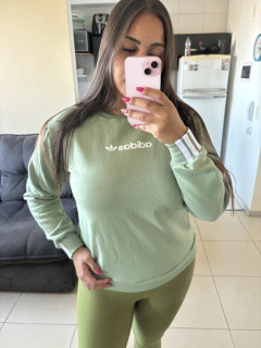 Moletom Adi das na internet