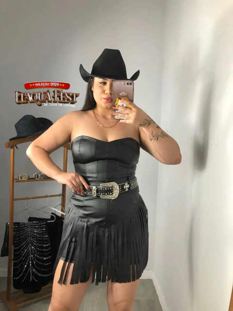 SAIA DE COURO COM FRANJAS