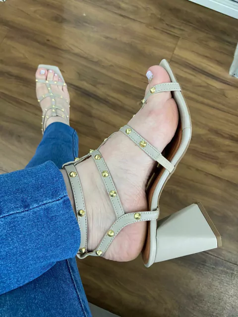 Sandália Feminina Aveia Salto Geométrico com Spikes Super Confortável