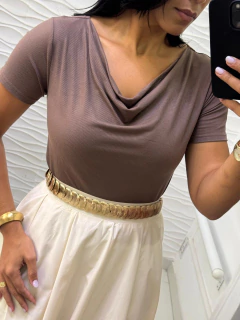Blusa Diana na internet