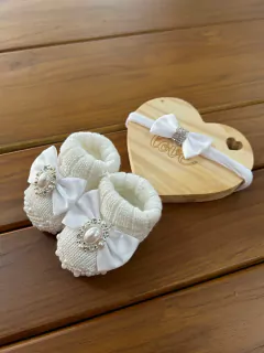 Kit Sapato e Faixa em Tricot Branco Pérolas da Júlia - comprar online