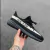 TENIS YEEZY - Preto e branco