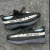 TENIS YEEZY - Preto e branco na internet