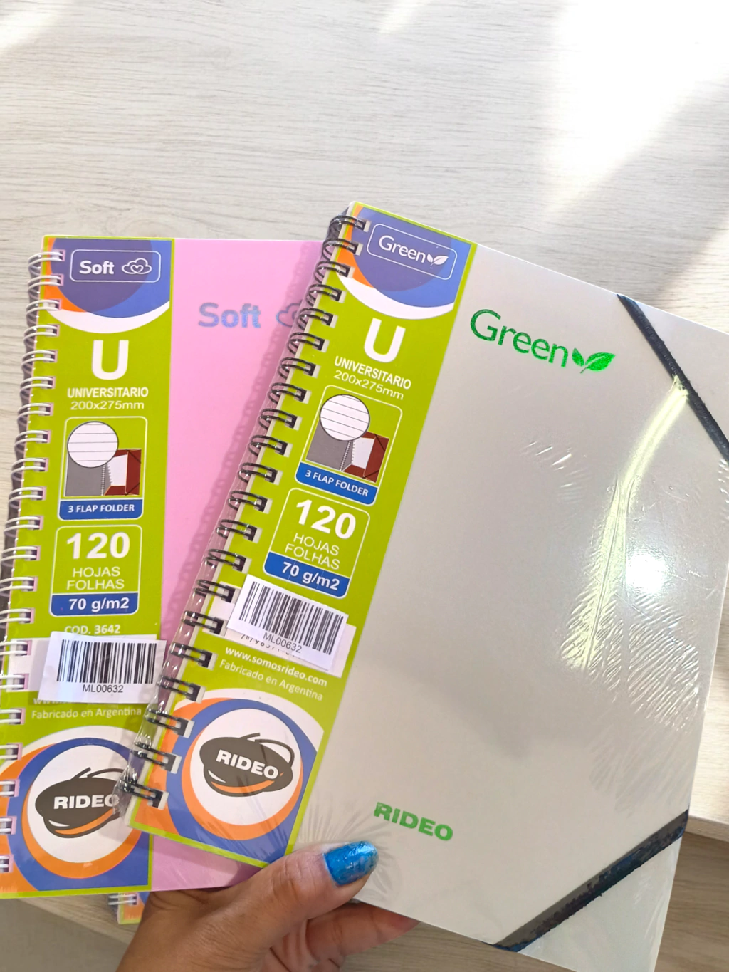 CUADERNO C/CARPETA Y 3 SOLAPAS UNIVERSITARIO