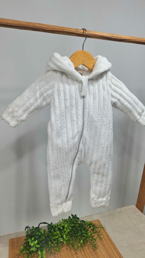 Macacão Bebê Capuz Branco Brilho