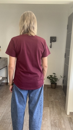 REMERA BURDEOS en internet