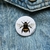 Botton Abelha Bombus - @_capoccia_art - comprar online