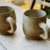 Jogo com 2 xícaras para café feita em cerâmica artesanal- Por Célia Foçatti na internet