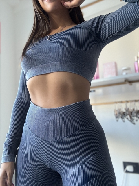 TOP MANGA LARGA AMBAR AZUL - comprar online