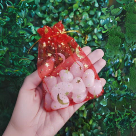 Pacote com 100 gramas de Quartzo Natural Rolado - comprar online