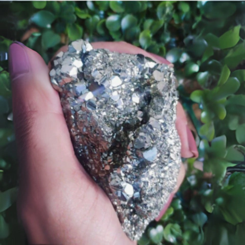 Pirita com qualidade extra - Origem Peru - Pedra de prosperidade - Peça única com 336 gramas - comprar online