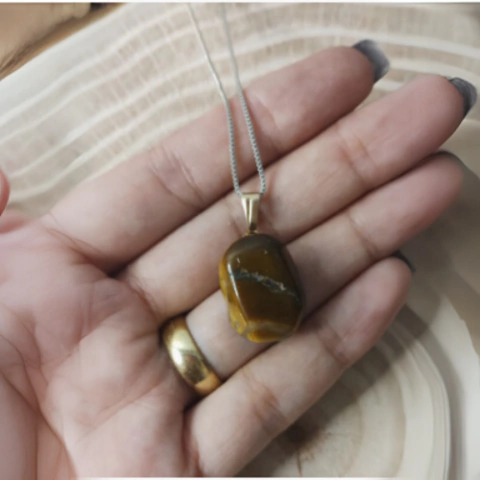 Pingente de Olho de Tigre rolado - Coragem, proteção e prosperidade - comprar online