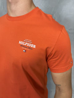 CAMISETA ESTAMPADA TOMMY HILFIGER na internet