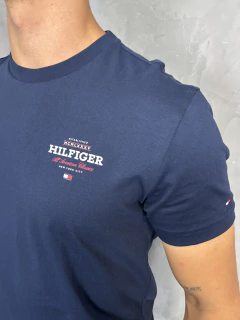 CAMISETA ESTAMPADA TOMMY HILFIGER na internet