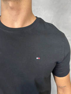 CAMISETA BASICA TOMMY HILFIGER na internet