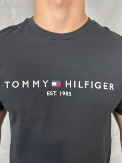 CAMISETA ESTAMPADA TOMMY HILFIGER na internet