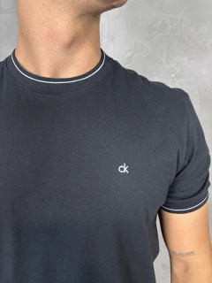 CAMISETA BASICA CALVIN KLEIN na internet