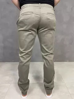 CALCA ALFAIATARIA SKINNY OGOCHI na internet