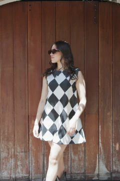 Vestido el circo negro