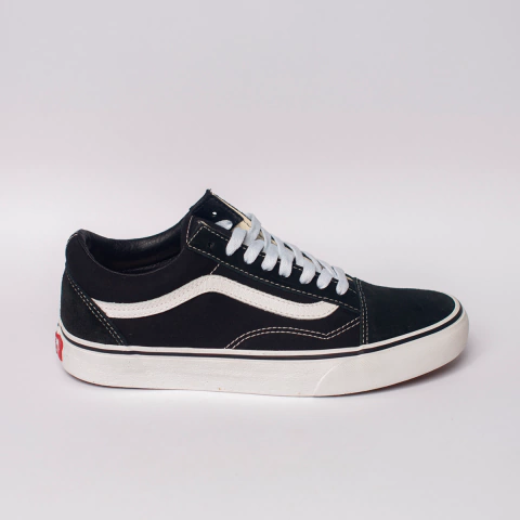 TÊNIS VANS OLD SKOOL BLACK WHITE