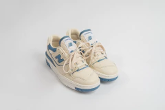 TÊNIS NEW BALANCE 550 BRANCO AZUL na internet