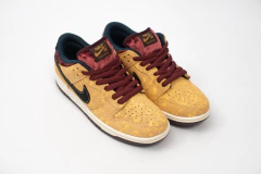 TÊNIS NIKE DUNK SB LOW PRO CITY OF CINEMA na internet