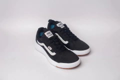 TÊNIS VANS ULTRARANGE EXO BLACK WHITE na internet