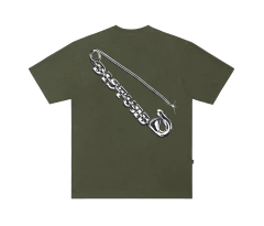 CAMISETA DISTURB SAFETY PIN DARK GREEN