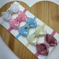 Faixinha organza com pérolas