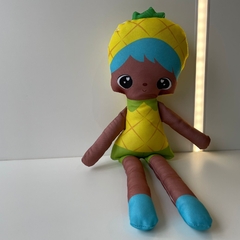 Boneca de pano colors Abacaxi - comprar online