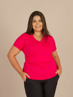 Camiseta amamentação plus size gola em V com abertura - loja online